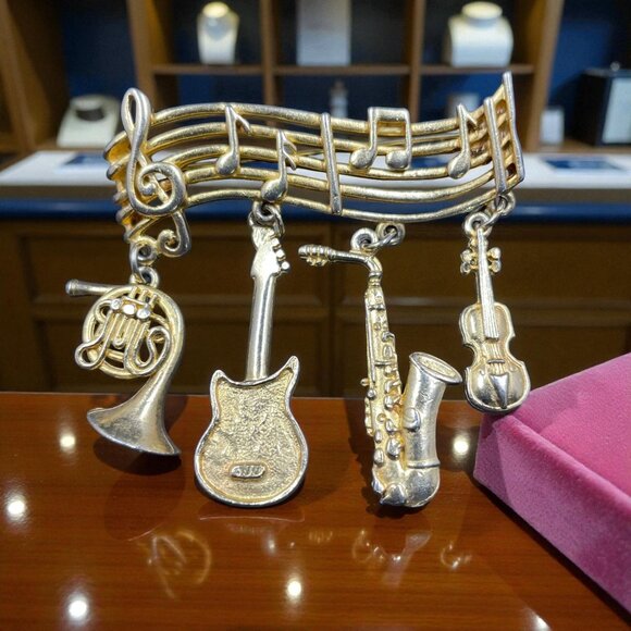 Vintage Musical Instrument Brooch Music Note Charm Pin Coquette Whimsigoth Gift - Picture 1 of 6